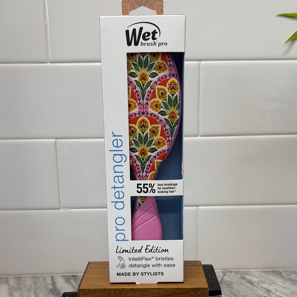 NIB Wet Brush Pro Detangler - Pink Floral